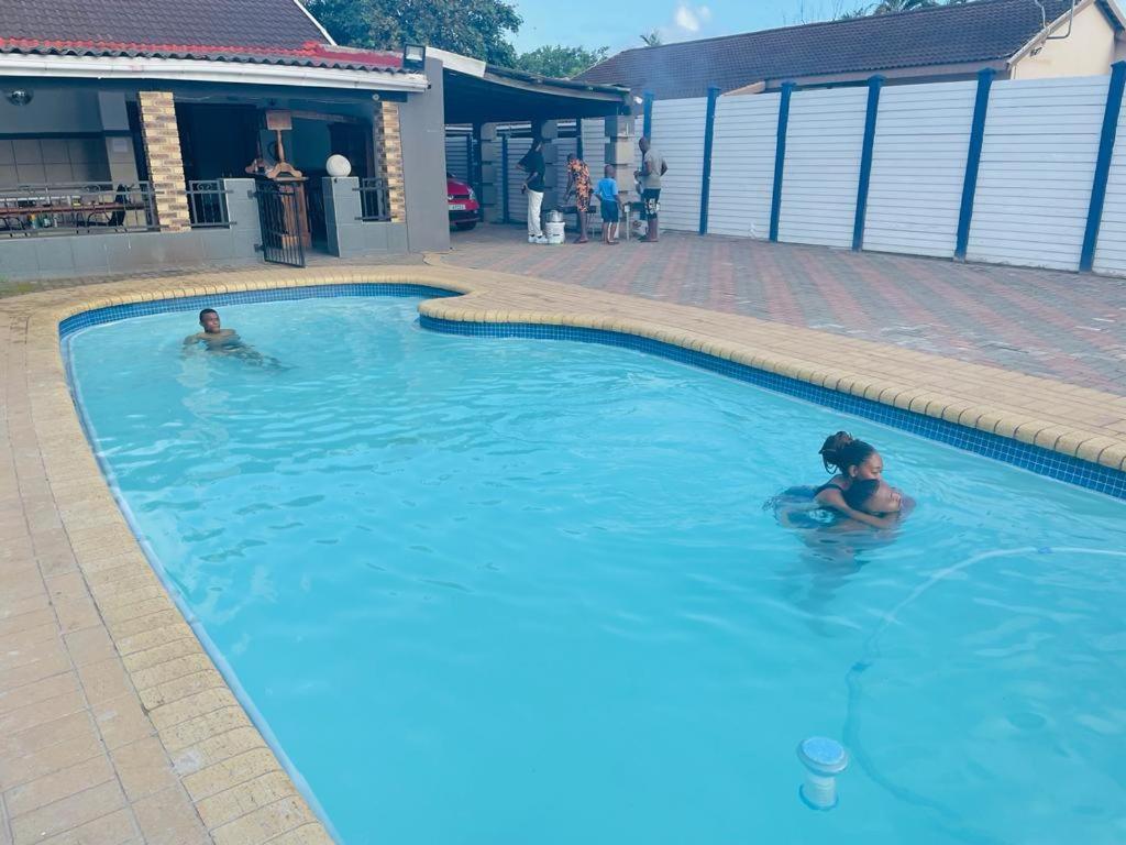 Jnc Lodge Richards Bay Exterior foto
